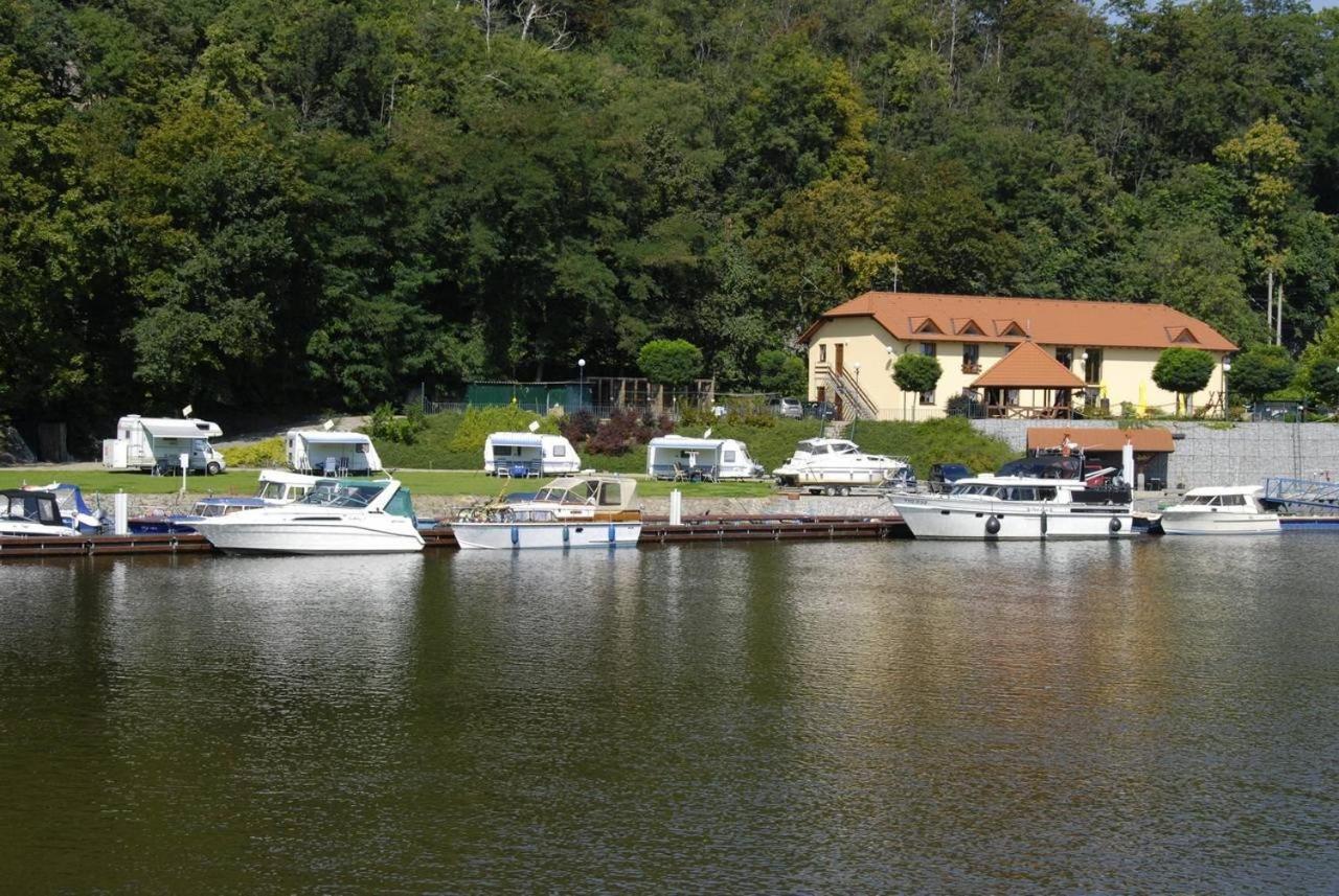 Hotel Marina Vltava Nelahozeves Zewnętrze zdjęcie